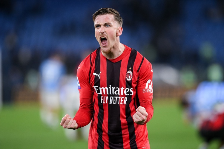 9393体育APP-隆戈：萨勒马科尔斯恢复合练，帕夫洛维奇的情况也有所好转